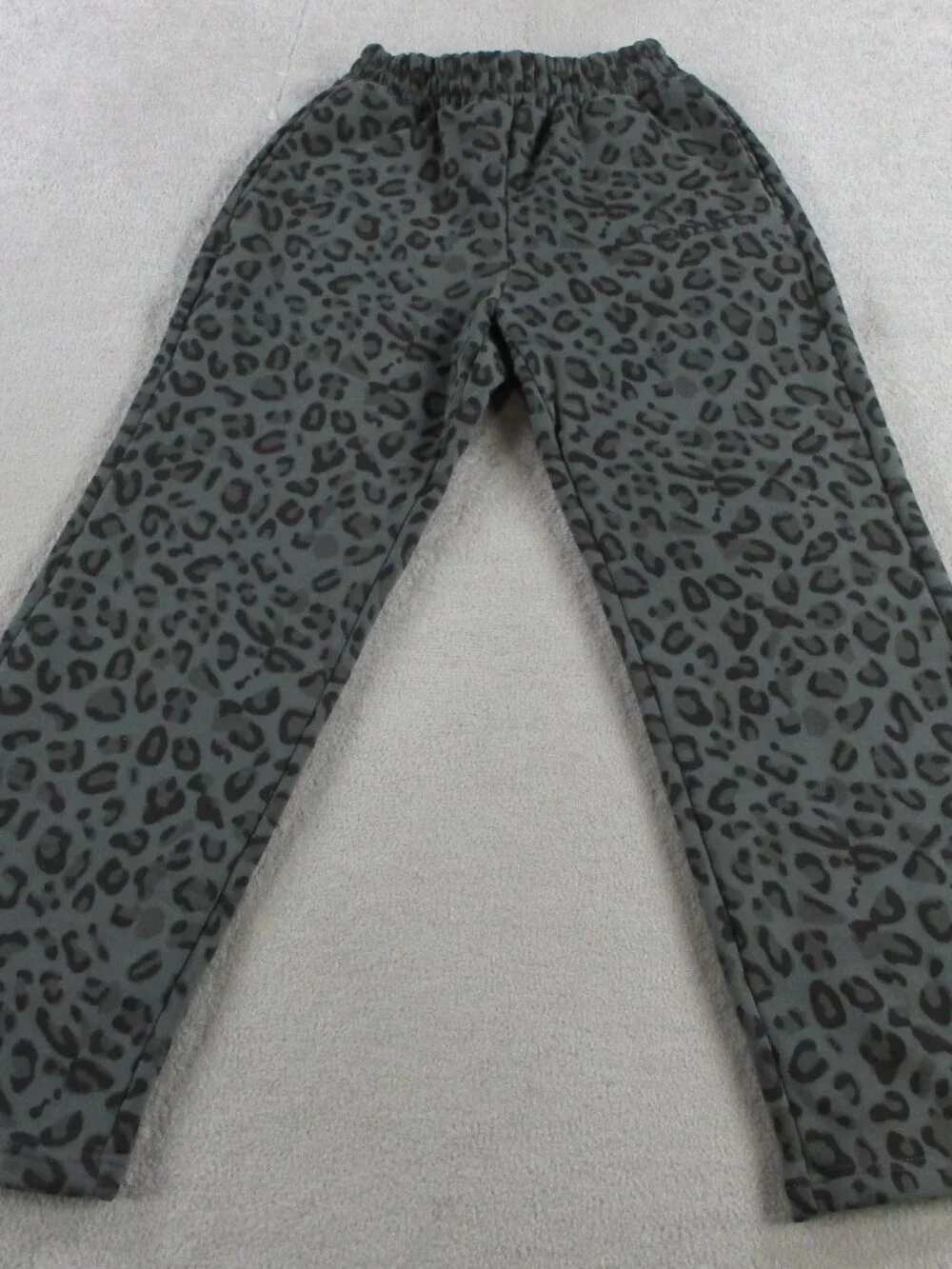 Comfrt Sweatpants Womens Small Panther Print Gray Black Minimalist Straight Leg - Picture 2 of 13